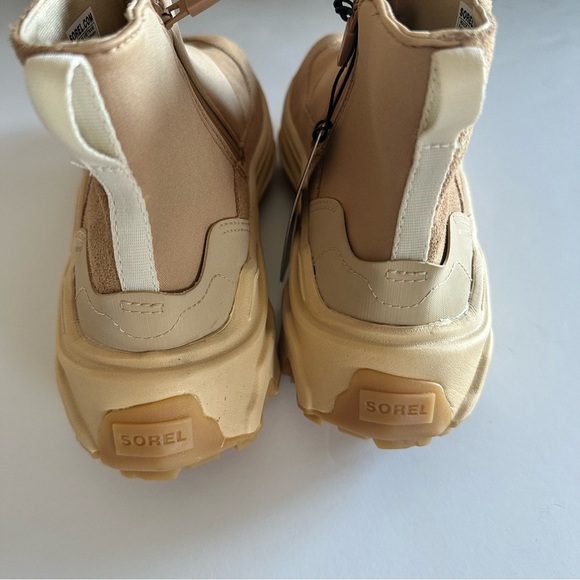 NWT SOREL Woman Waterproof Slip On Boot Size: 9 - Picture 3 of 6